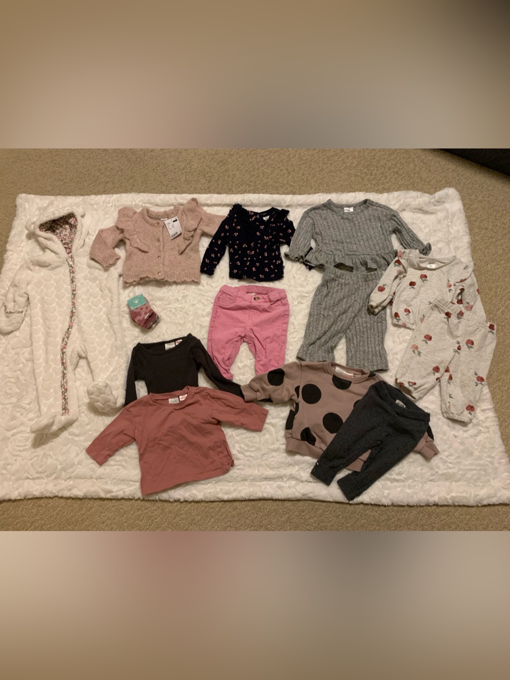 3-6 mo girls AUTUMN/WINTER lot of 15 items
NWT - like new condition